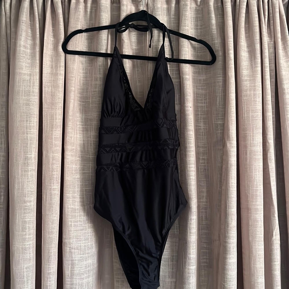 New Never Worn Halter One Piece Mesh Plunge Swimsuit Black L